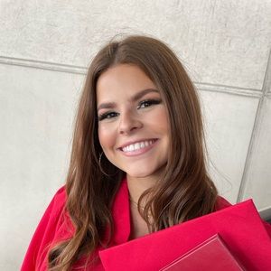 Meet your Posher, Courtney